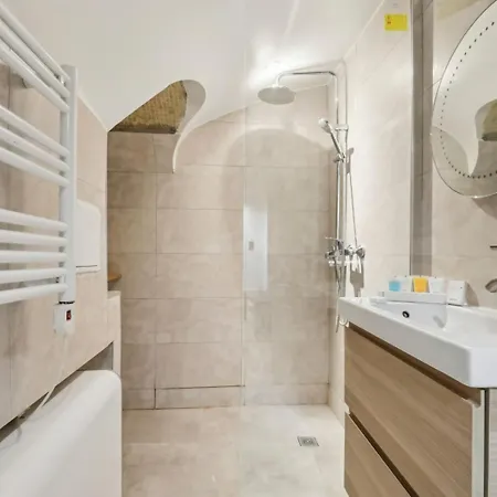 Bluestay 226 - Paris